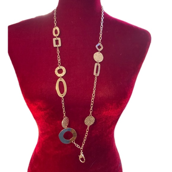 3 pc long necklace badge or key holder bracelet & earrings silver tone hammered - Picture 2 of 6